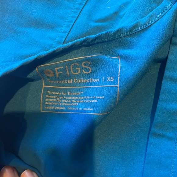 FIGS XS Tall - Picture 2 of 3